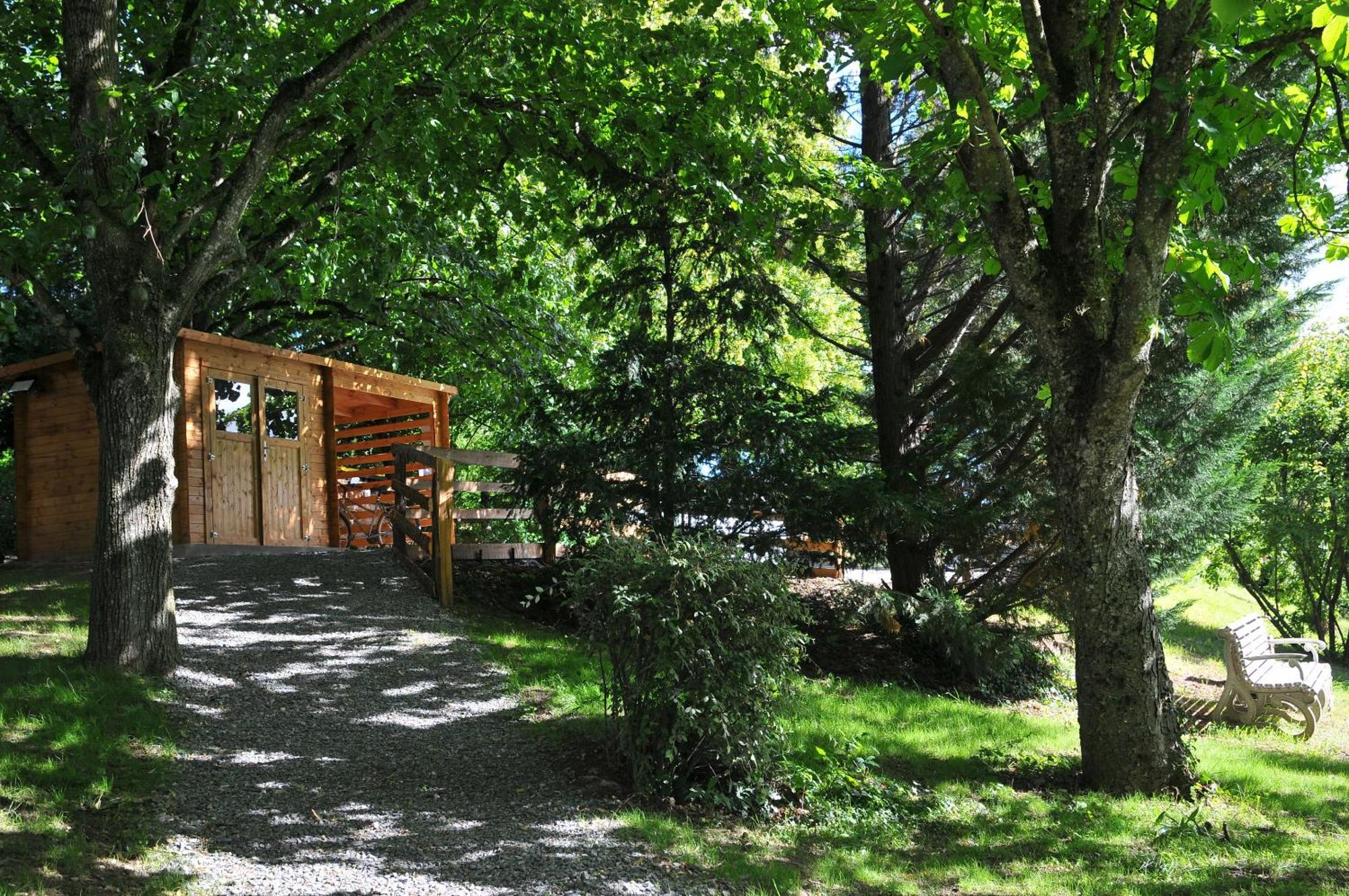 Lodges Arverne Vic-le-Comte Exterior photo