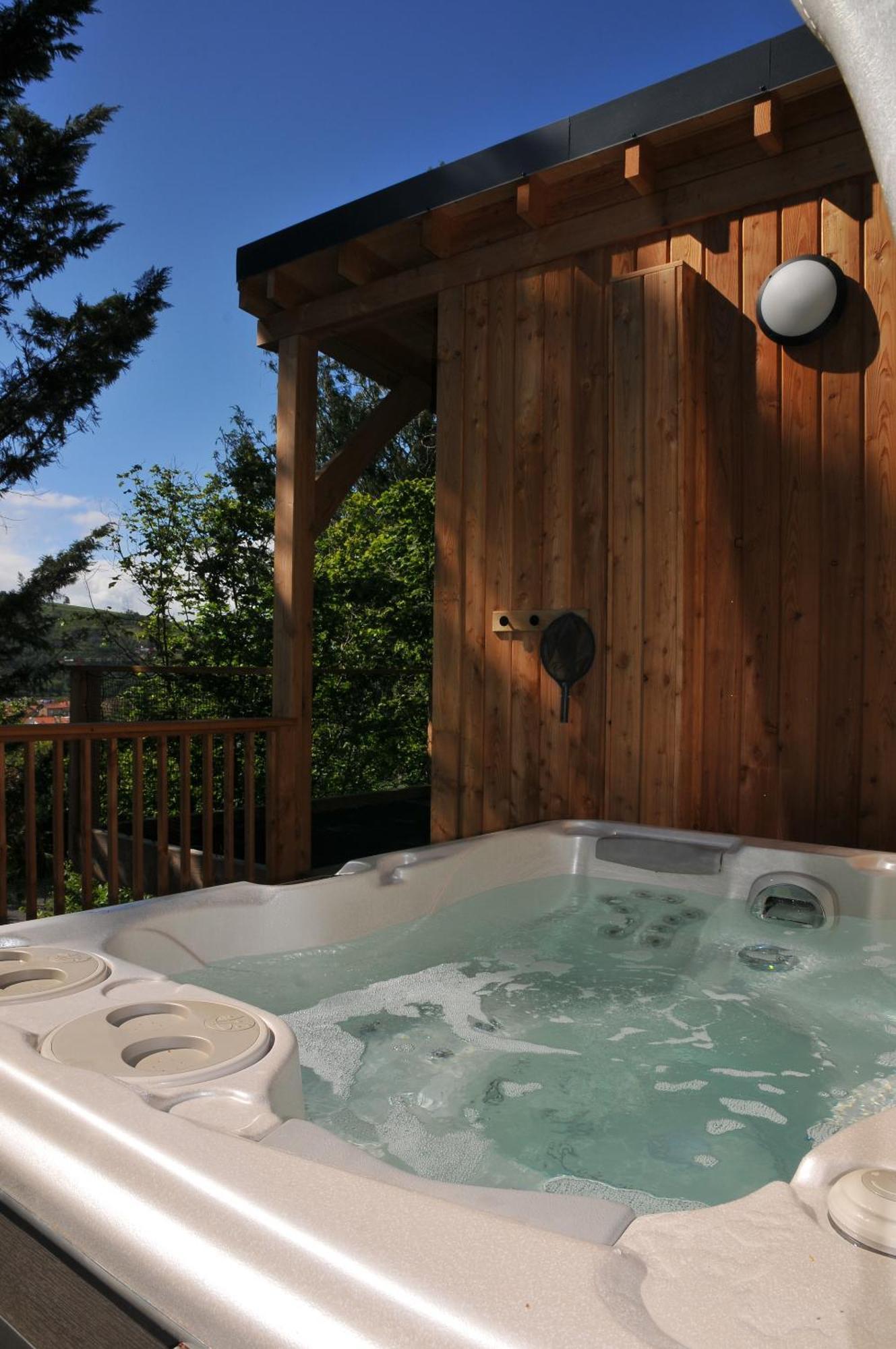 Lodges Arverne Vic-le-Comte Exterior photo